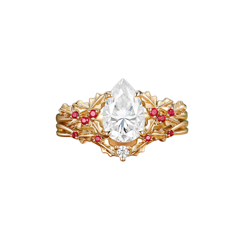 Winter Holly Ring in Diamond White